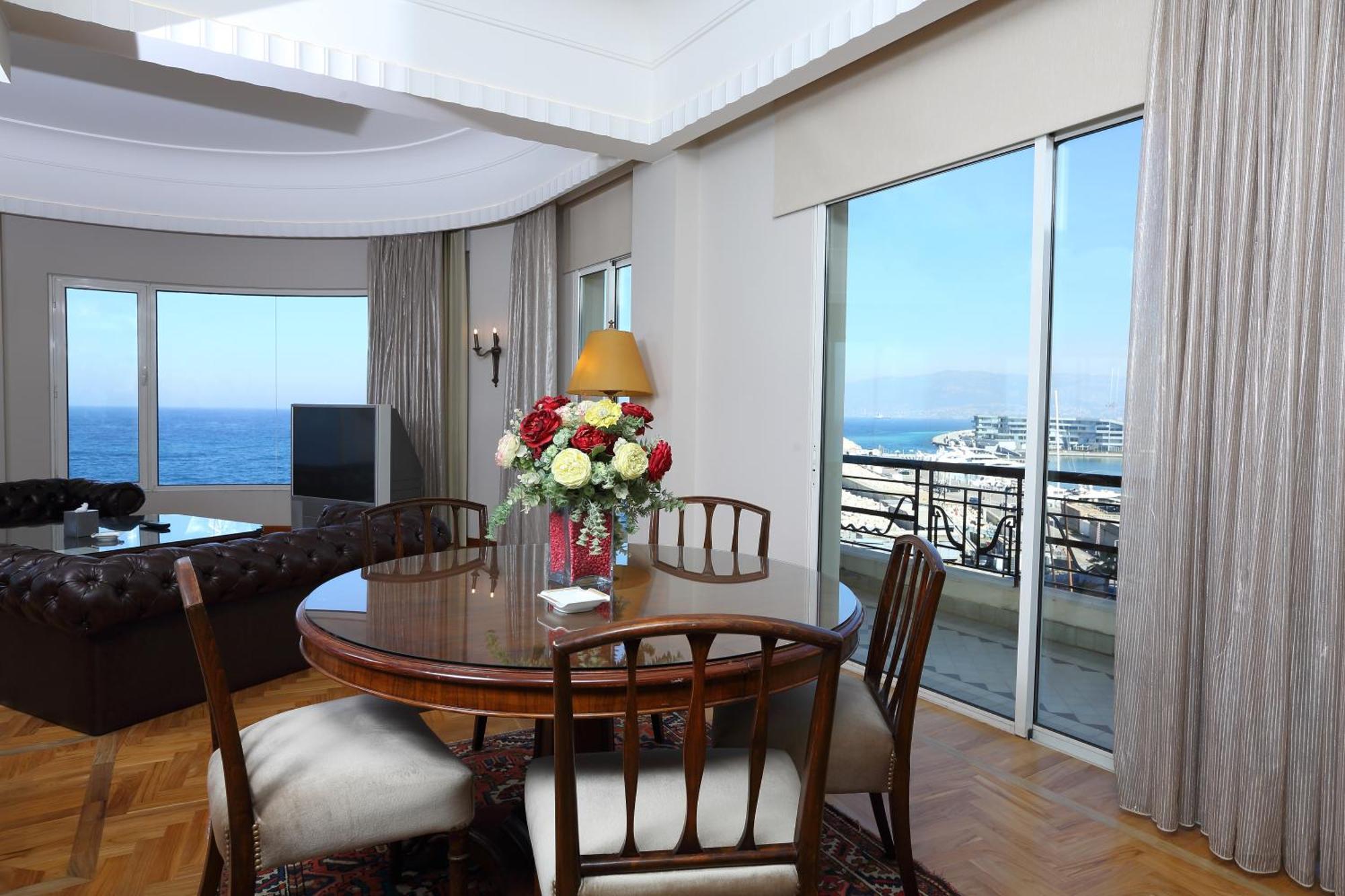 Warwick Palm Beach Hotel Beirut Exterior foto