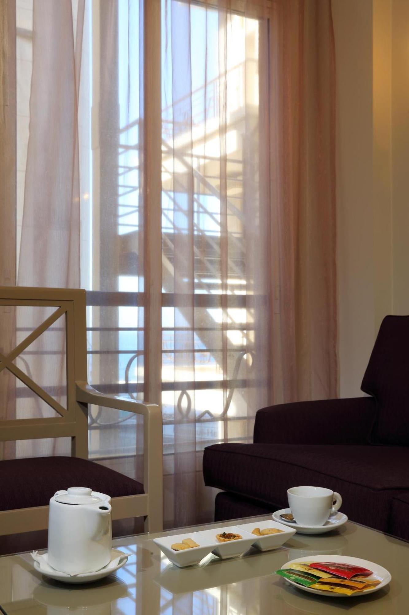 Warwick Palm Beach Hotel Beirut Habitación foto