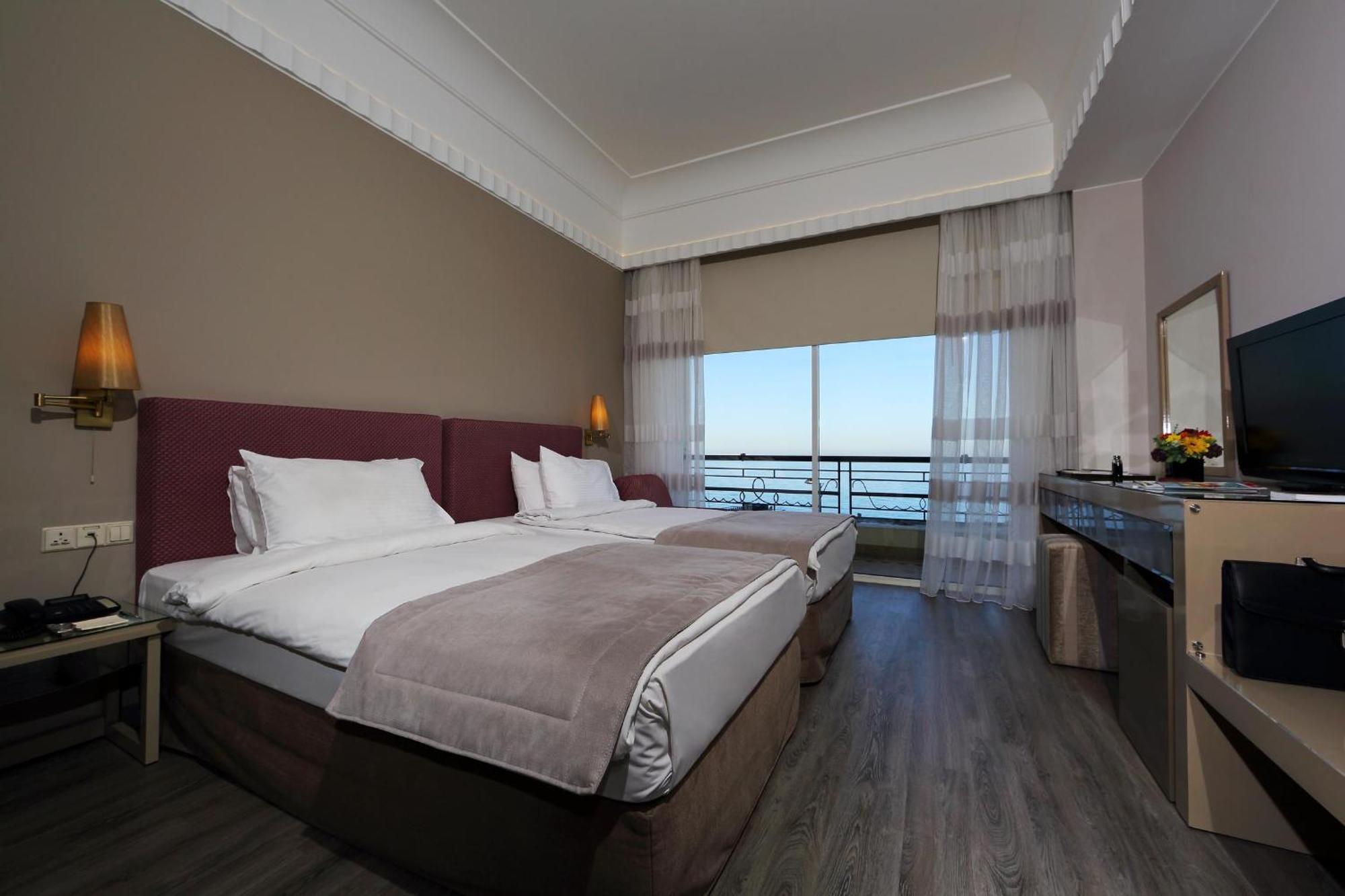 Warwick Palm Beach Hotel Beirut Habitación foto